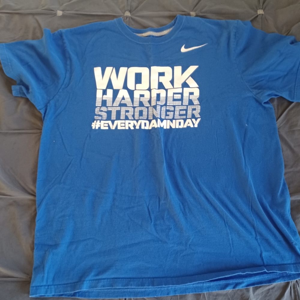 Mens Nike, xl, regular fit tshirt